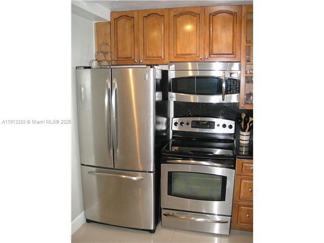 Building Photo - 4301 Collins Ave