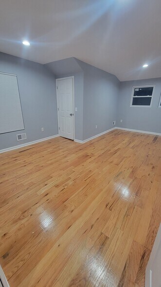 Building Photo - 51-53 Salem St