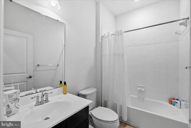 Building Photo - 43387 Charitable St