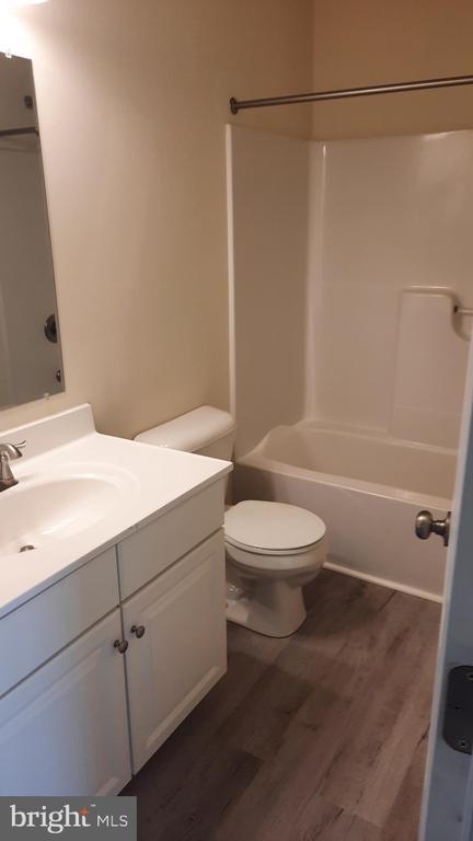 Building Photo - 837 Admiral's Quay Dr