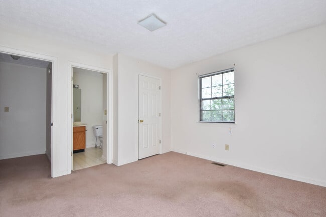 Building Photo - 537 Deaton Pl