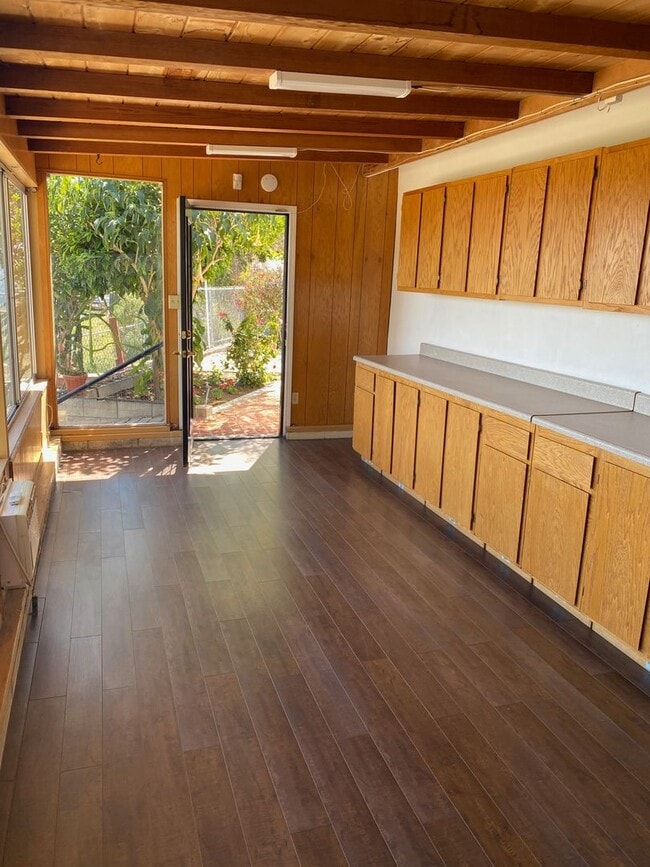 Building Photo - Serra Mesa  SFH Detached “4BR/2.5BA + offi...