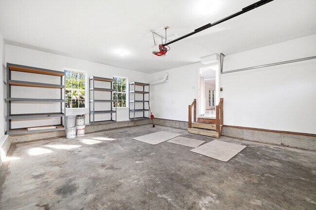 Building Photo - 1600 Old Brook Rd