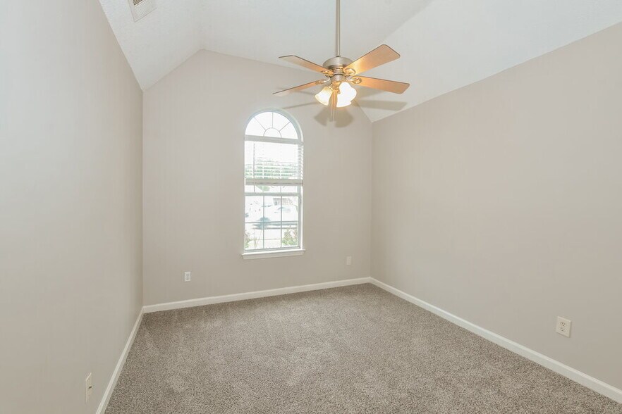 Building Photo - 6967 Naples Dr