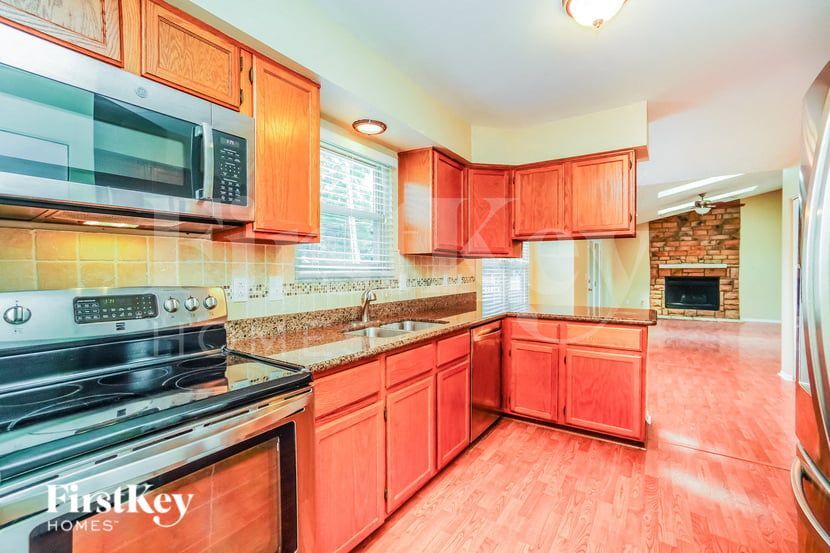 Building Photo - 1103 Crestview St