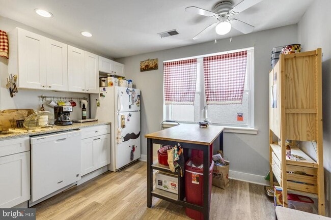 Building Photo - 620 S 18th St