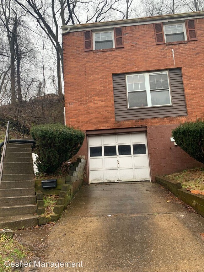 3 br, 1 bath House 902 Frey Rd 902 Frey Rd Penn Hills PA 15235