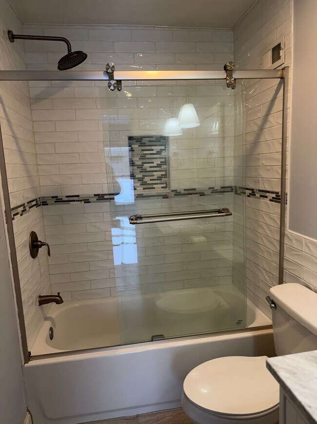 Building Photo - Flying Hills Townhouse