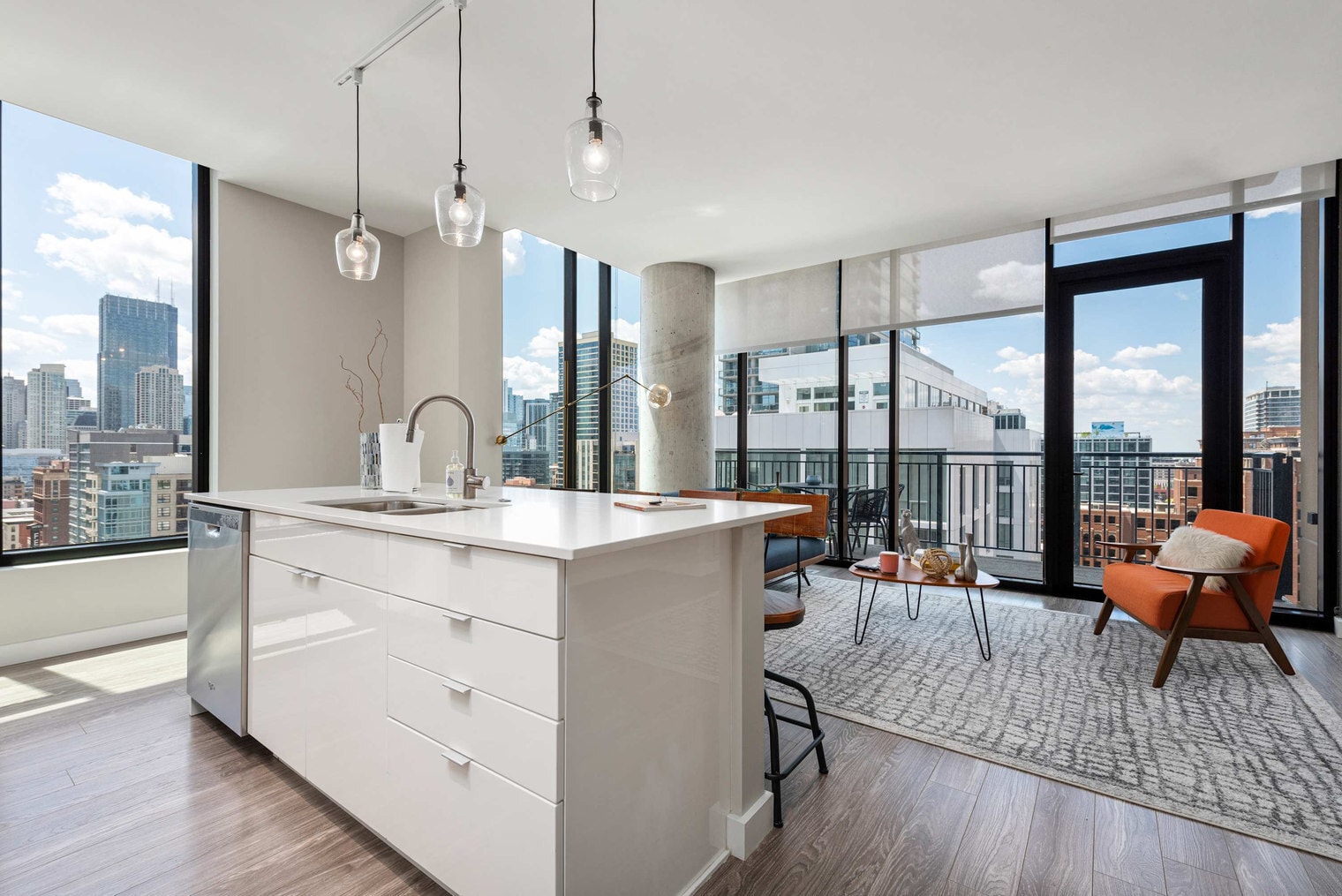 Building Photo - 823 N Clark St