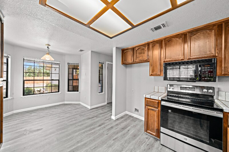 Building Photo - 7456 Santa Susana Way