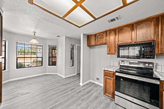 Building Photo - 7456 Santa Susana Way
