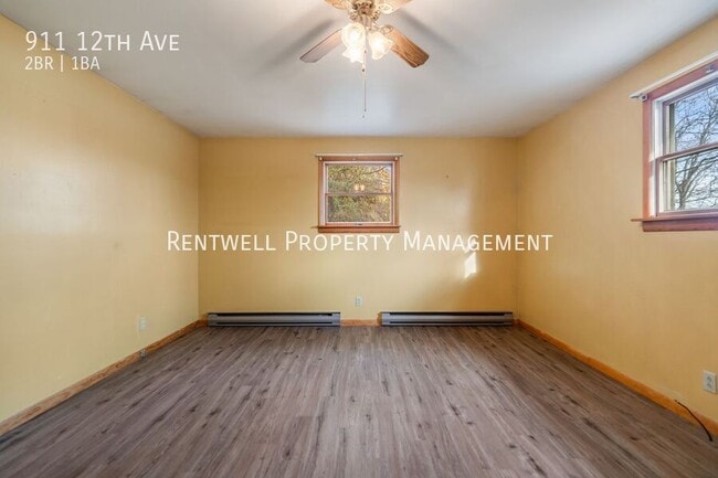 Building Photo - 911 12th Ave