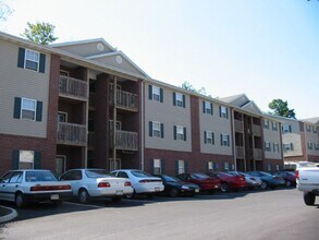 Building Photo - 1 Bedroom Available Collegiate Court  (SUB...