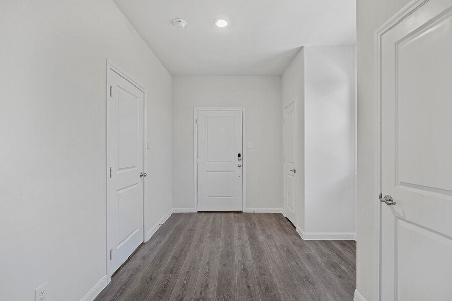 Building Photo - 3911 Nature Ct