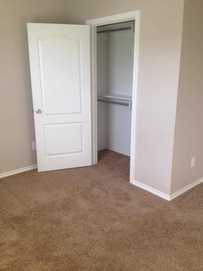 Building Photo - Coming Soon: 2 Bedroom Duplex in Lindale!