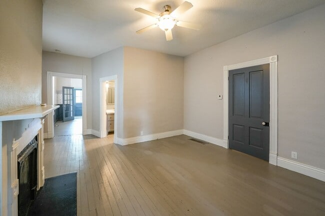 Building Photo - Updated Historical duplex!!