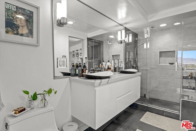 Building Photo - 4316 Marina City Dr