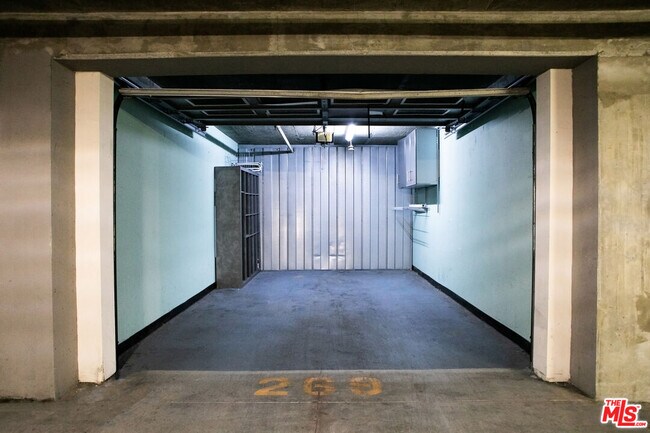Building Photo - 488 E Ocean Blvd