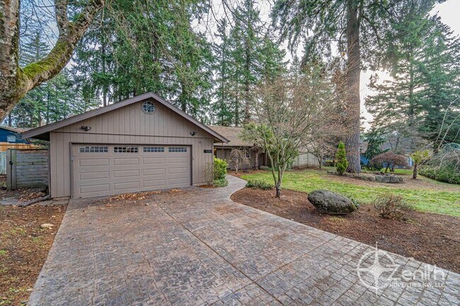 Building Photo - 1701 SE 123rd Ave