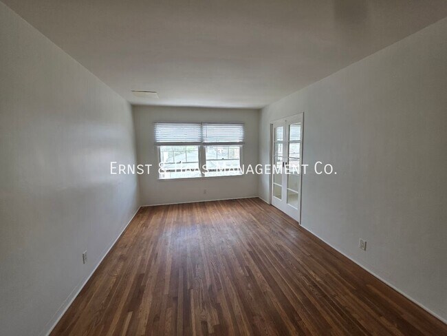 Building Photo - 311 Bay Shore Ave