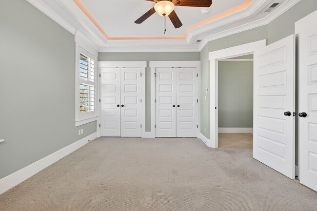 Building Photo - 100 NE Ivy St