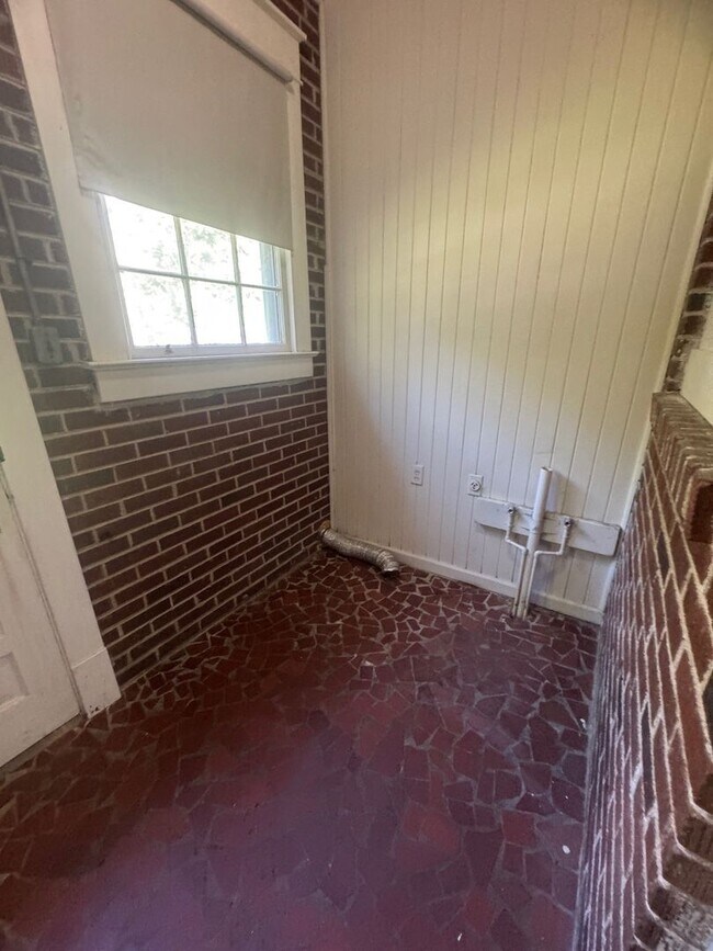 Building Photo - 624 Grier St
