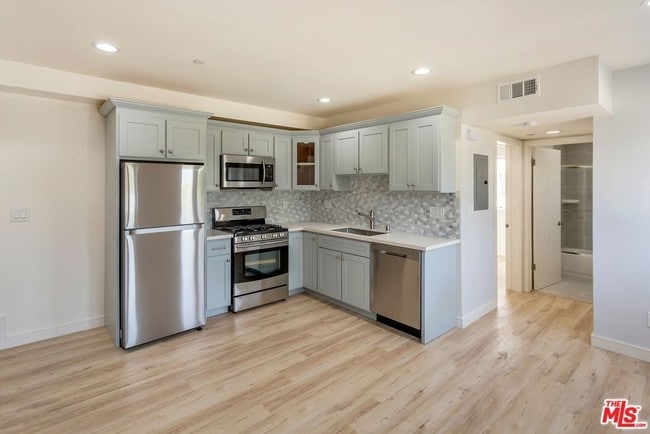 Kitchen - 5863 Ernest Ave