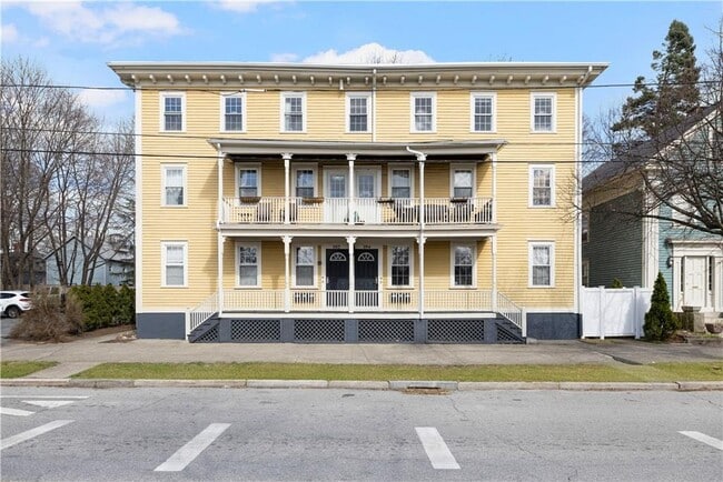 Building Photo - 104 Dexter St