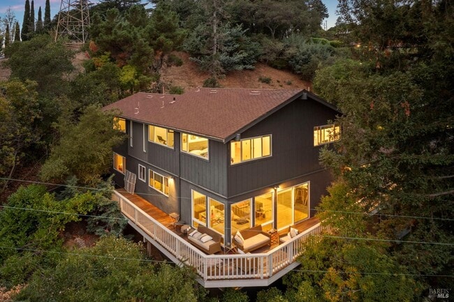 Building Photo - 48 Junipero Serra Ave