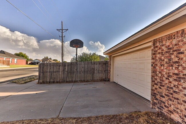 Building Photo - Stylish 3-Bedroom Home on a Corner Lot