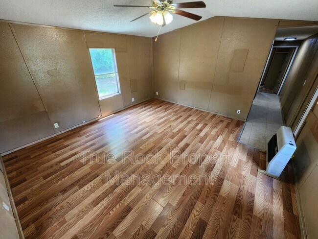 Building Photo - 309 1/2 S Carey (Asher)