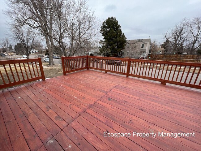 Building Photo - Backside Duplex in Park Hill Available!