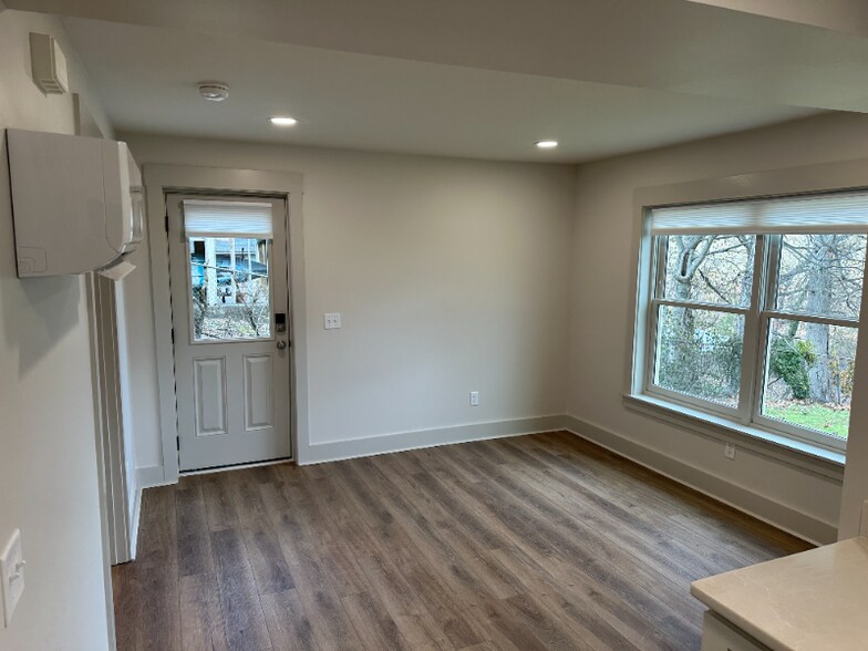 Building Photo - 3115 Rockmeade Dr