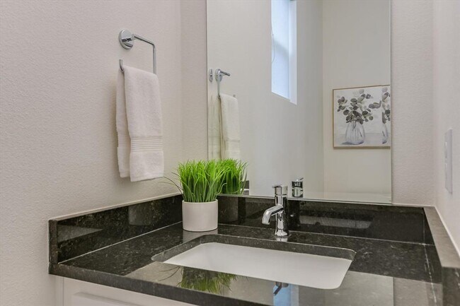 Building Photo - 1916 Bunche Rd