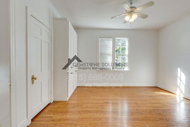 Building Photo - 502 32nd Ave S