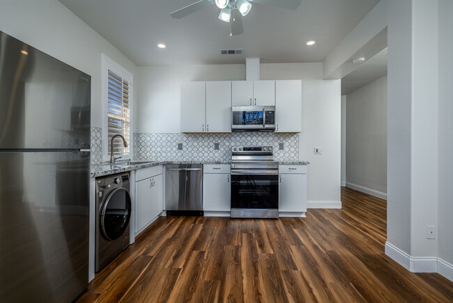 Building Photo - 35797 Rosedown Ln