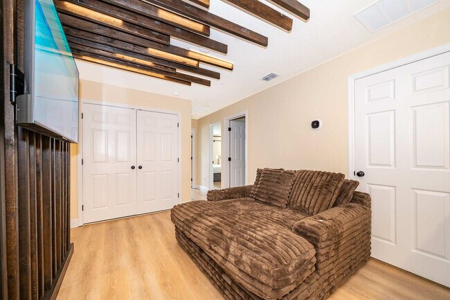 Building Photo - 1660 Tropical Palms Cir