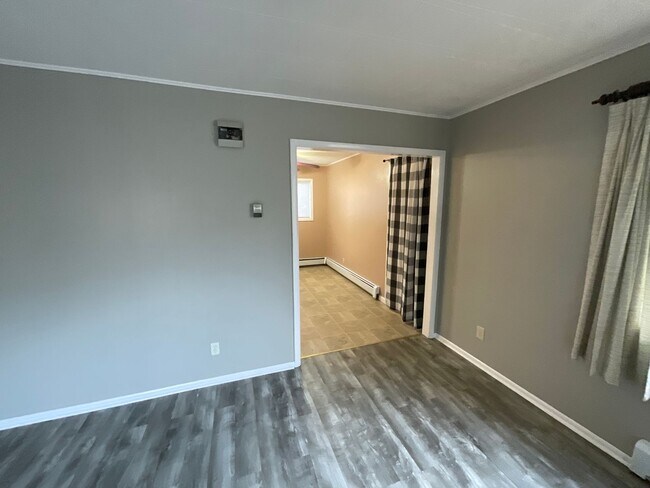 Building Photo - 10th St. Triplex