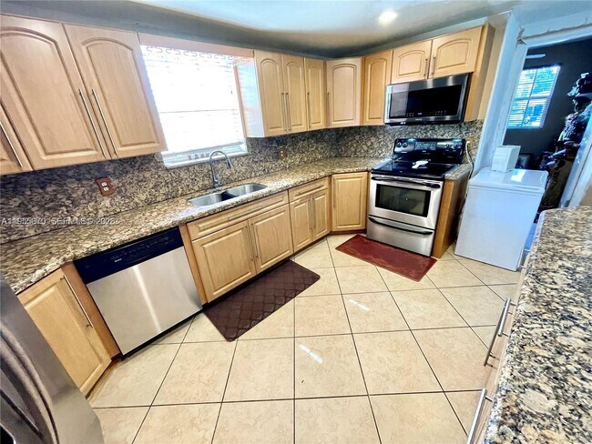 Building Photo - 7150 Coolidge St