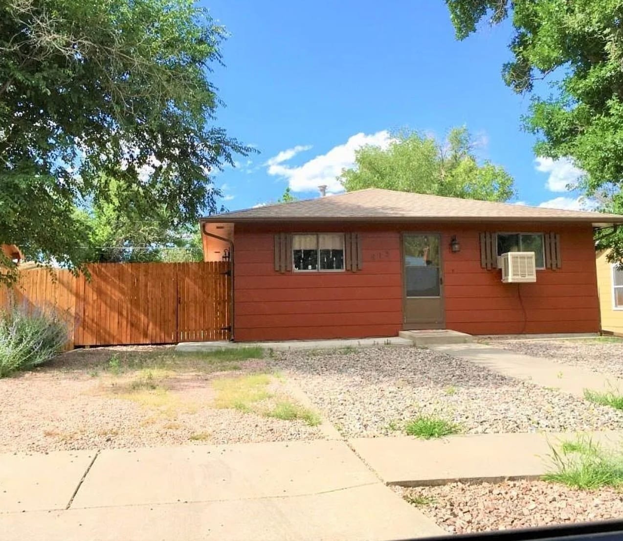 Building Photo - 813 Pine Ave