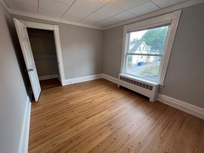 Building Photo - 68 Kenney St