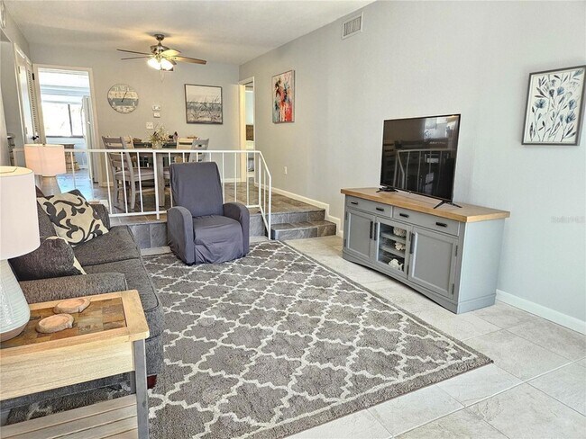 Building Photo - 1555 Tarpon Center Dr