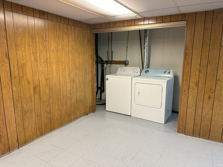 Building Photo - 226 Walker Dr