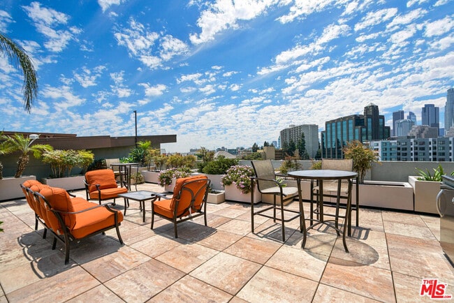 Building Photo - 100 S Alameda St