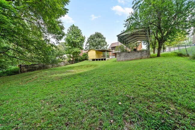 Building Photo - 1026 Foxmoor Dr