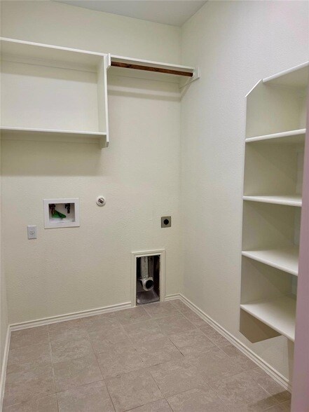 Building Photo - 408 Wolf Creek Way