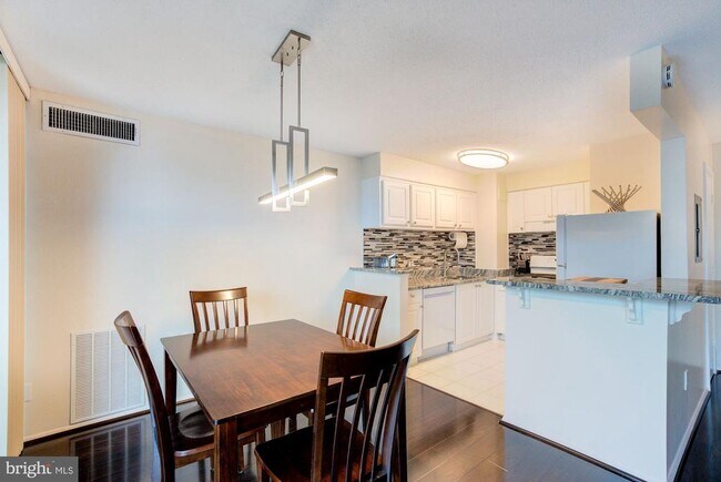 Building Photo - 8 S Van Dorn St