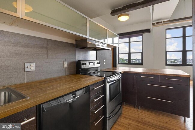 Building Photo - 849 S 7th St