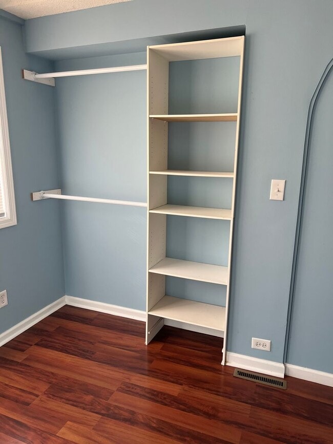 Building Photo - 1 Bedroom Apartment For Rent