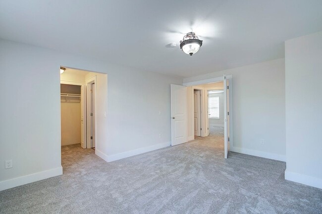 Building Photo - 3Bd/2.5Ba Kent House